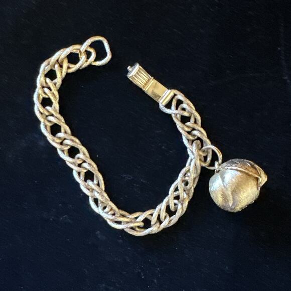 Vintage 70s Signed Napier charm link Apple Charm Bracelet Eugene Bertolli 6.75” - Picture 2 of 11